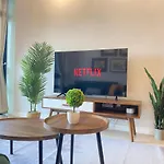 Anggun Residence Walking Distance 5-10Mins To Sogo Chow Kit Monorail And Lrt Station By Juststay